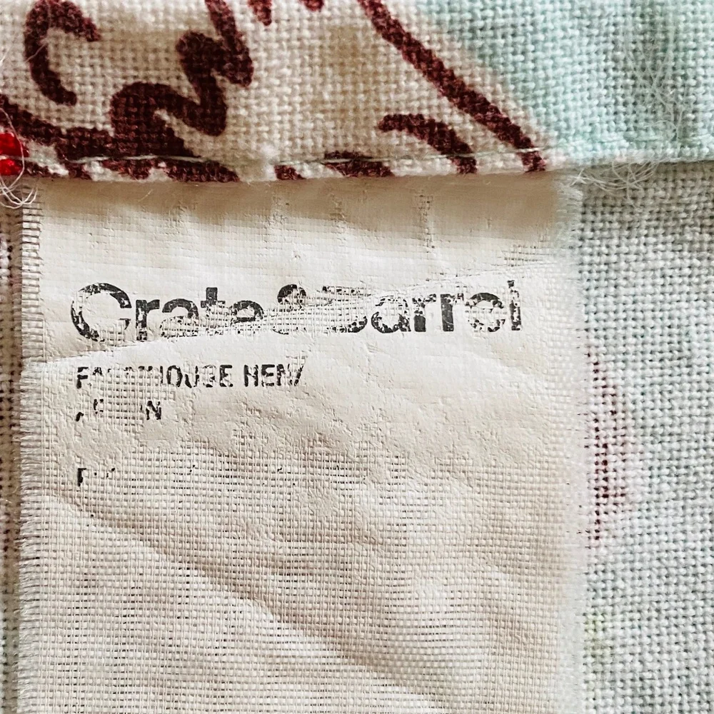 Crate & Barrel I Farmhouse Hen Apron